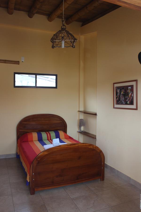 La Mariposa Hostal Olon Exterior photo