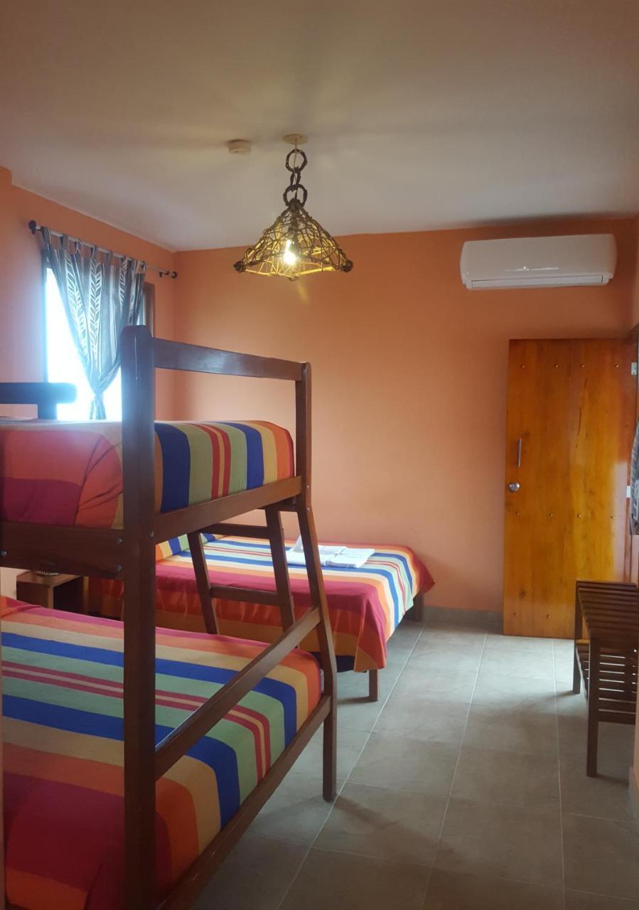 La Mariposa Hostal Olon Exterior photo