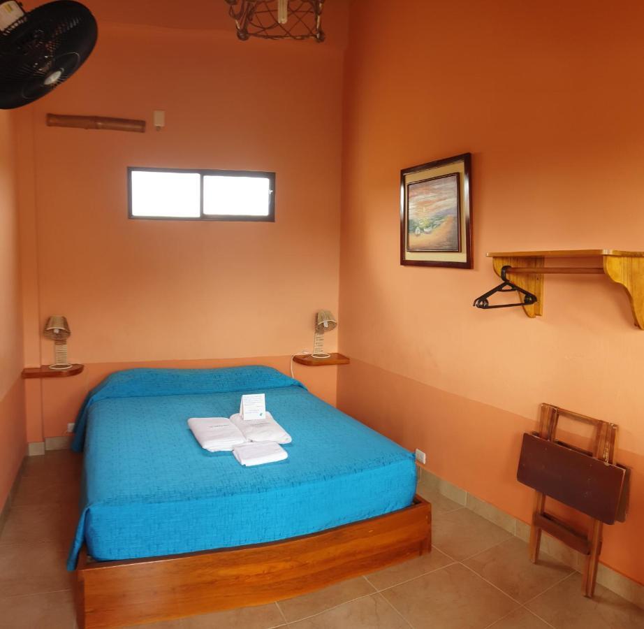 La Mariposa Hostal Olon Exterior photo